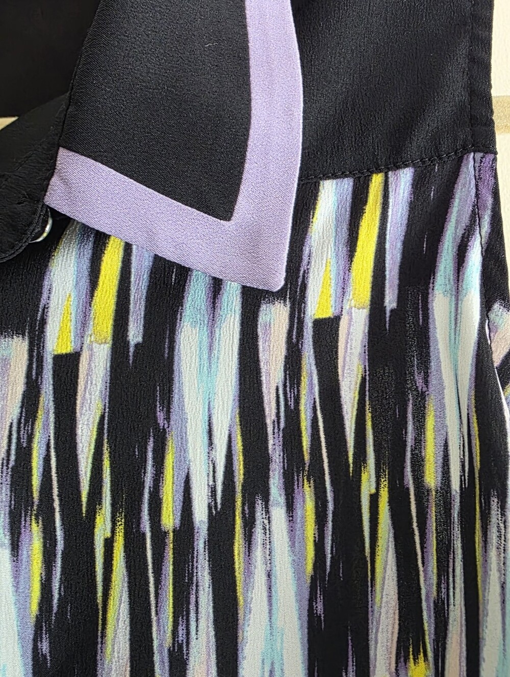 Calvin Klein Black Sleeveless Printed Button-Front Top with Lavender Trim - Picture 5 of 5